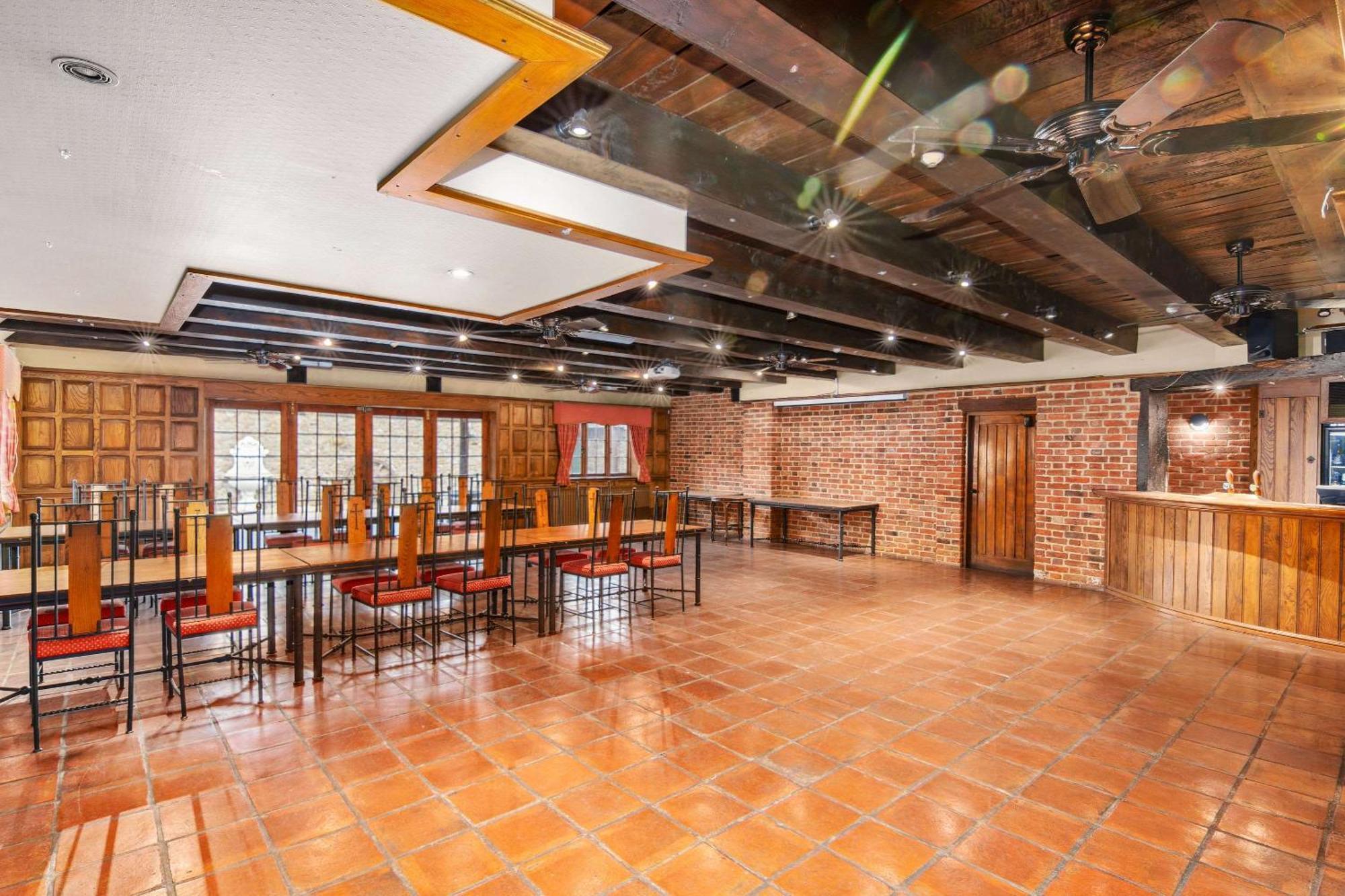 The Honest Lawyer, Ascend Hotel Collection نيلسون المظهر الخارجي الصورة